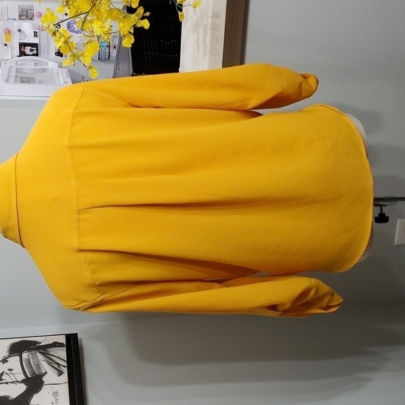 Jones of NY signature blouse. Mustard yellow size large. Tab sleeves Button down - Picture 6 of 6